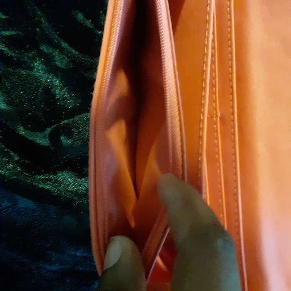 BCBG wallet - Picture 5 of 5